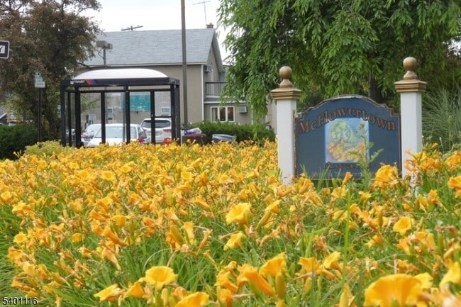 Building Photo - 26 Adams Dr