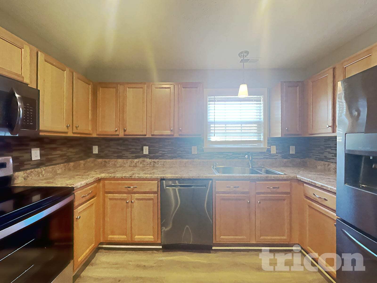 Building Photo - 901 Laramie Ct