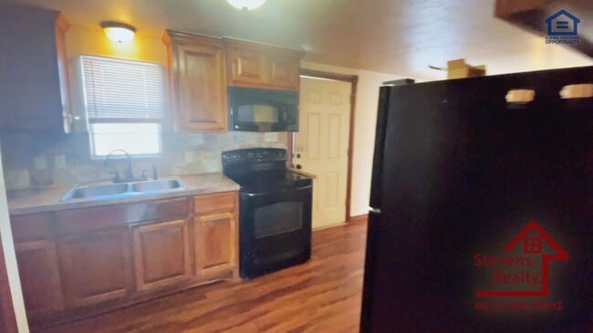 Building Photo - 1602 NW Lindy Ave