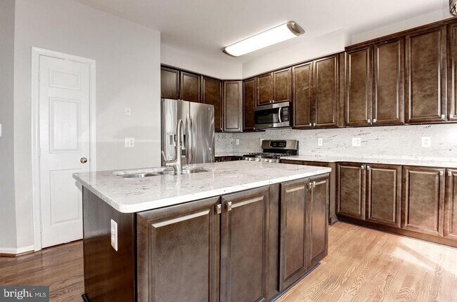 Building Photo - 21264 Victorias Cross Terrace