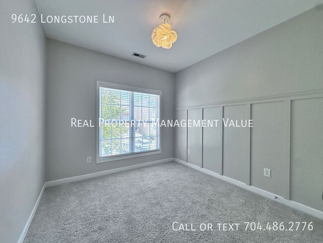 Building Photo - 9642 Longstone Ln