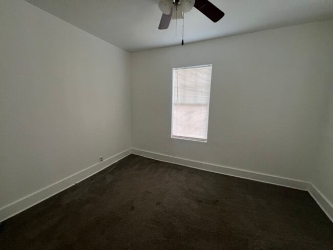 Building Photo - Fantastic Home Near Downtown