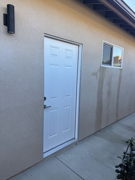 Building Photo - 15920 Eccles St