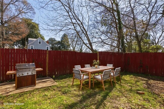 Building Photo - 720 Forbes St