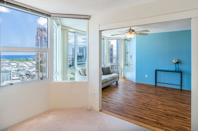 Building Photo - PANORAMIC CITY & OCEAN VIEWS - ONE ARCHER ...