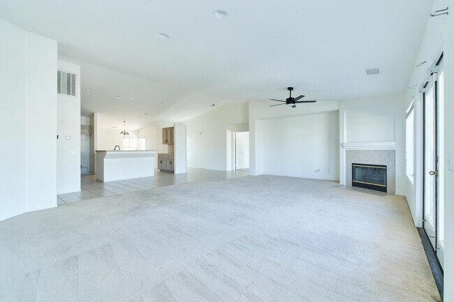 Building Photo - 47626 Calle Diamante