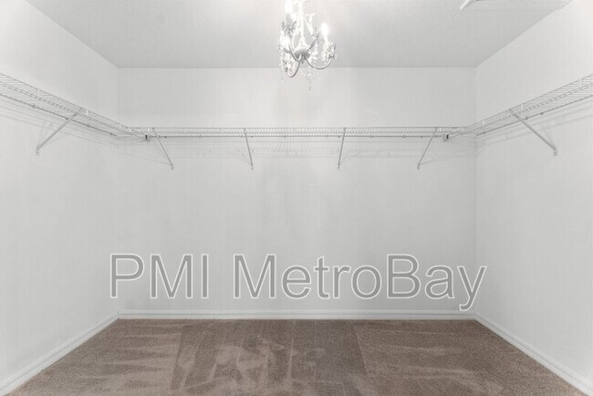 Building Photo - 9703 Sage Creek Dr