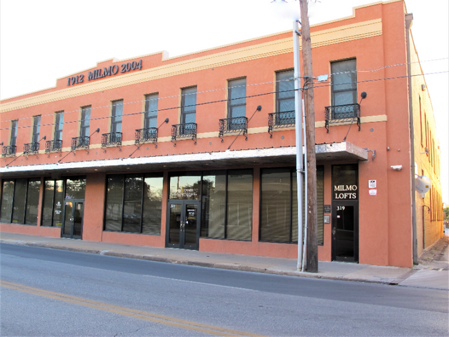 Building Photo - 319 S Flores St