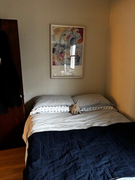 Building Photo - 3351 N Kenmore Ave