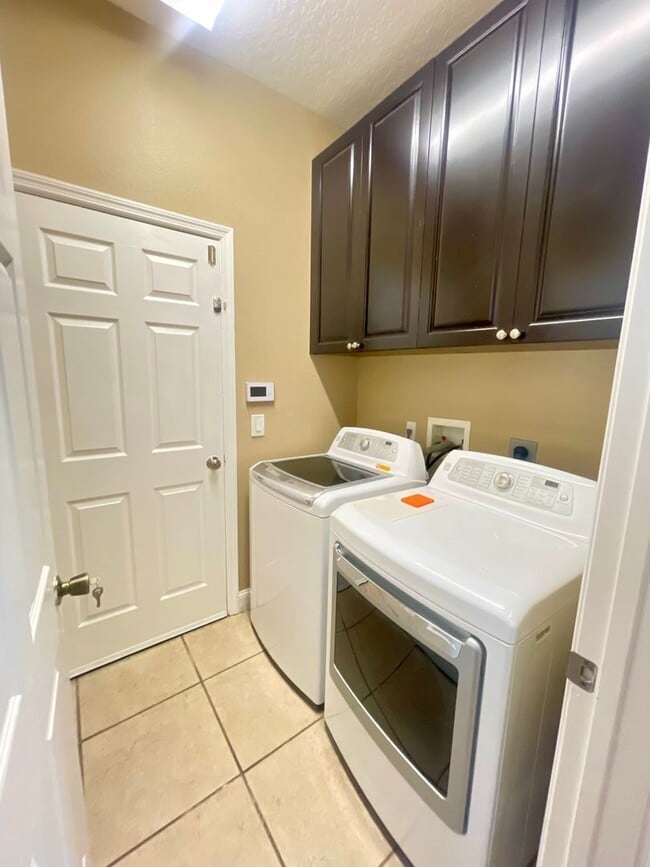 Building Photo - 10366 Cypress Knee Cir