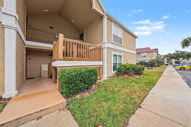 Building Photo - 9481 Highland Oak Dr