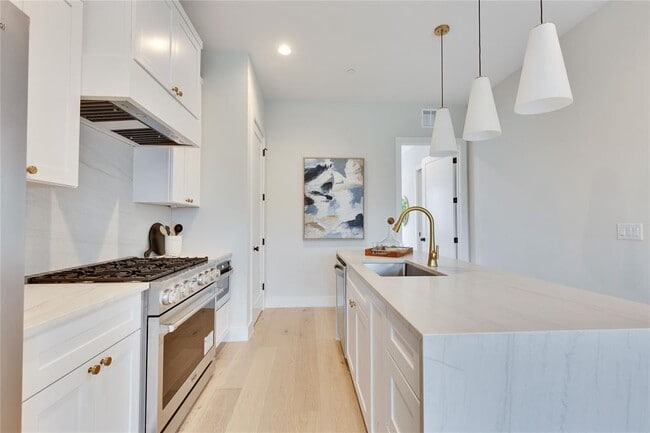 Building Photo - 1937 E 38th 1/2 St