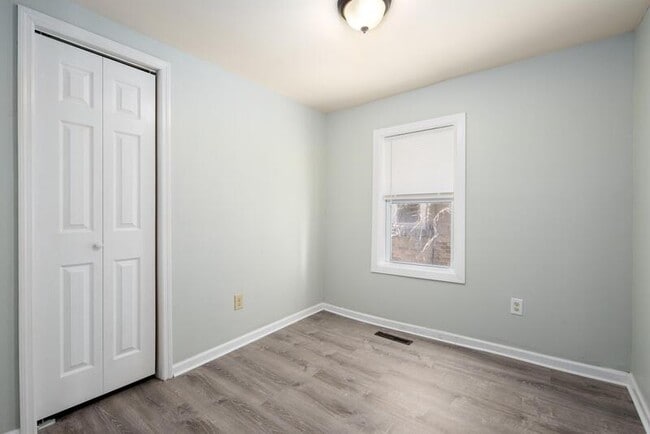 Building Photo - 114 Ida St