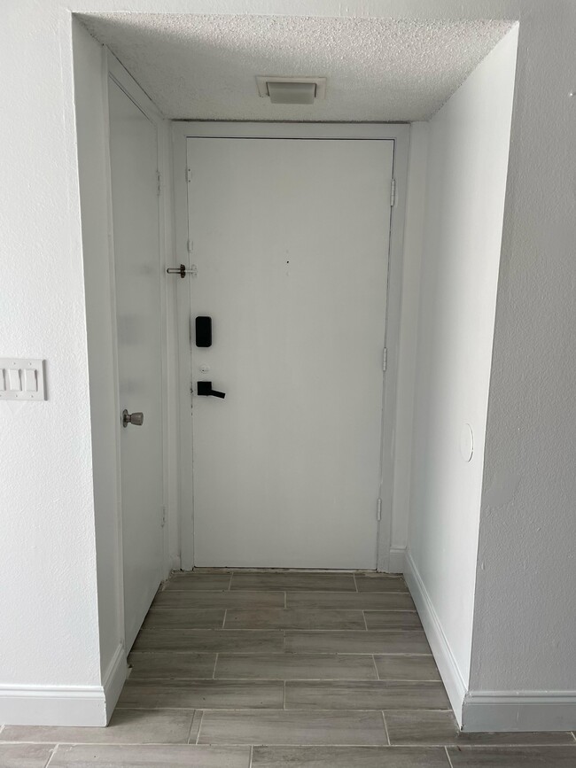 Building Photo - 4364 Aqua Vista Dr