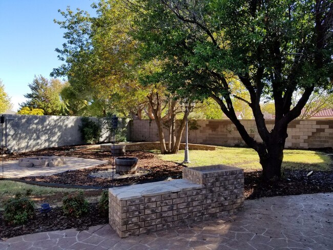 Building Photo - GREAT HOME CORNER LOT ZIA SCHOOL DISTRICT