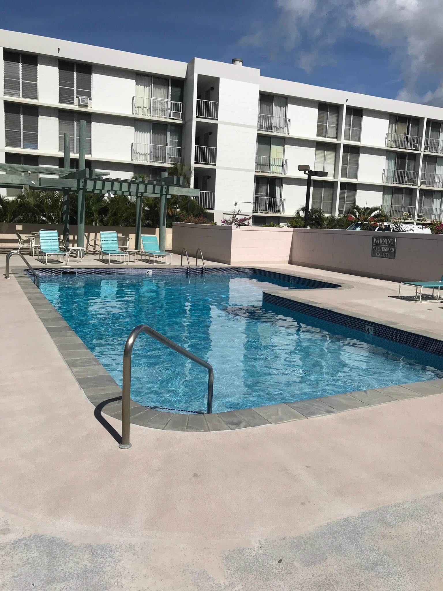 Building Photo - 2845 Waialae Ave