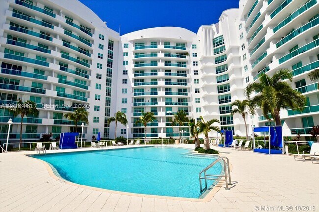 Building Photo - 7900 Harbor Island Dr