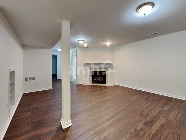 Building Photo - 10728 Sandy Ct