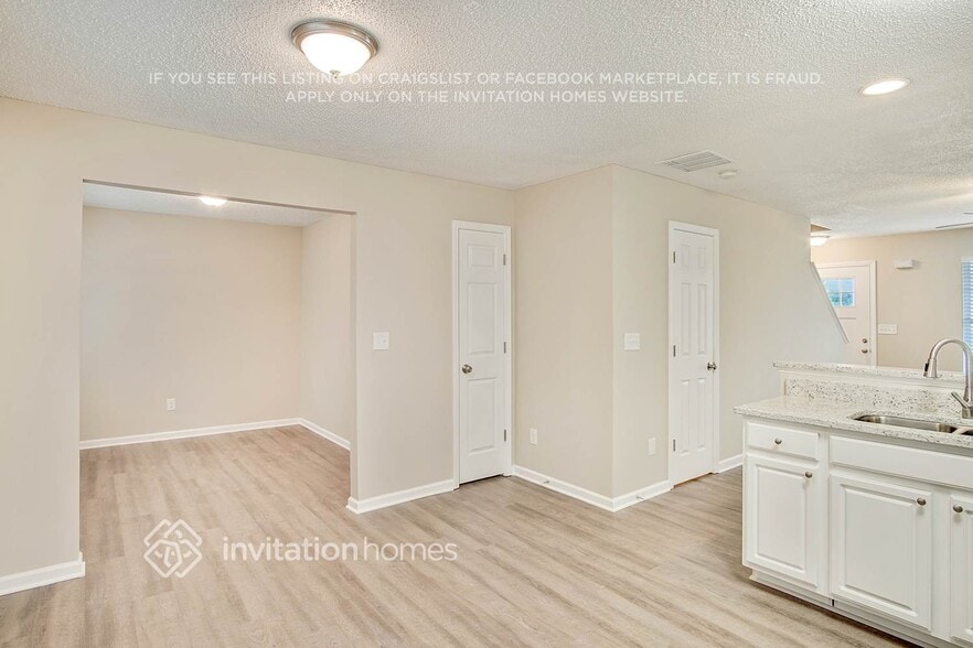 Building Photo - 408 Kendall Ln