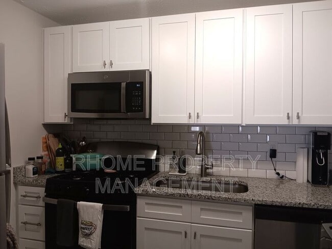 Building Photo - 1407 Riverview Dr