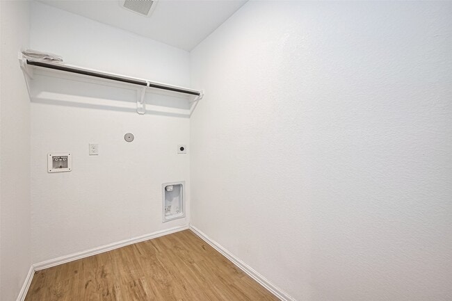 Building Photo - 9603 Fulvetta Briar Ct