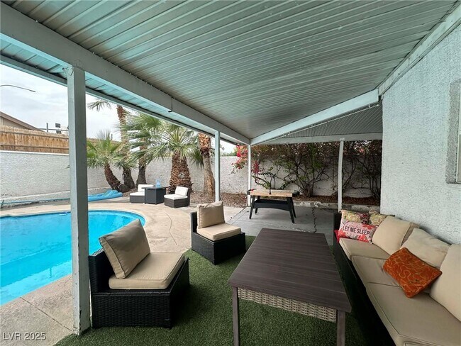 Primary Photo - 2419 E Vegas Valley Dr