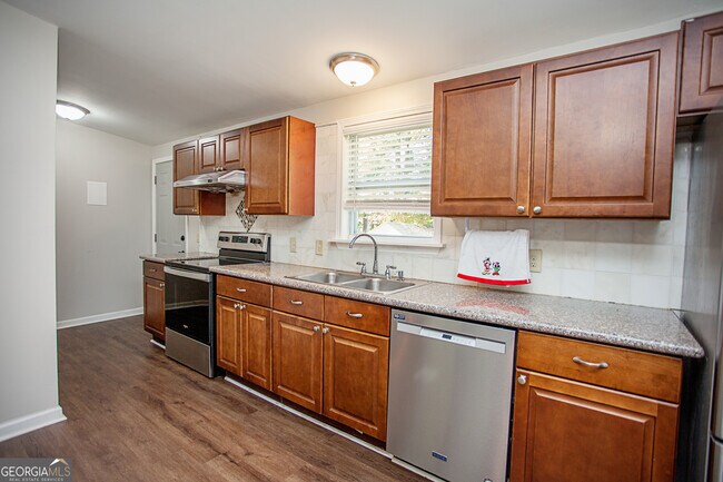 Building Photo - 1801 Marie Way