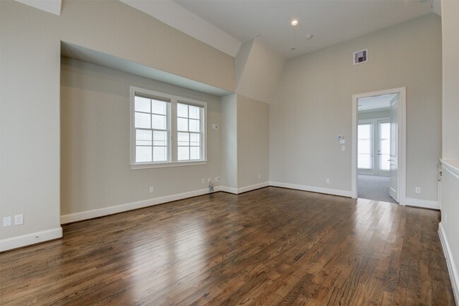 Building Photo - 6706 Morningside Dr
