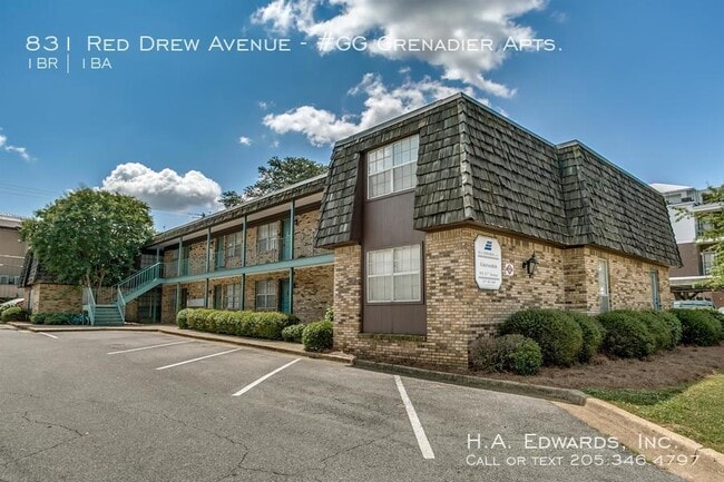 Building Photo - 831 Red Drew Ave