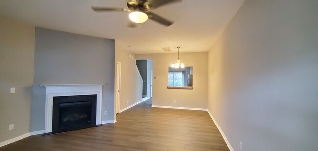 Building Photo - Beautiful 3 story townhome in Charlotte, NC
