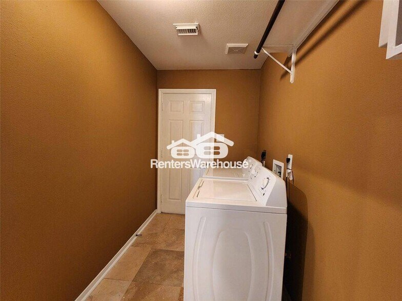 Building Photo - 1359 Coleman Boylan Dr