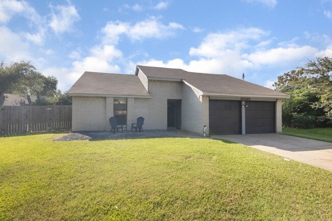 Building Photo - 15535 Evergreen Pl Dr