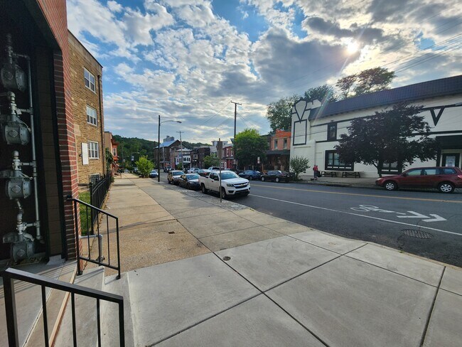 Building Photo - 3712 Midvale Ave