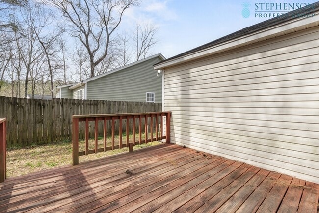 Building Photo - Chapin home