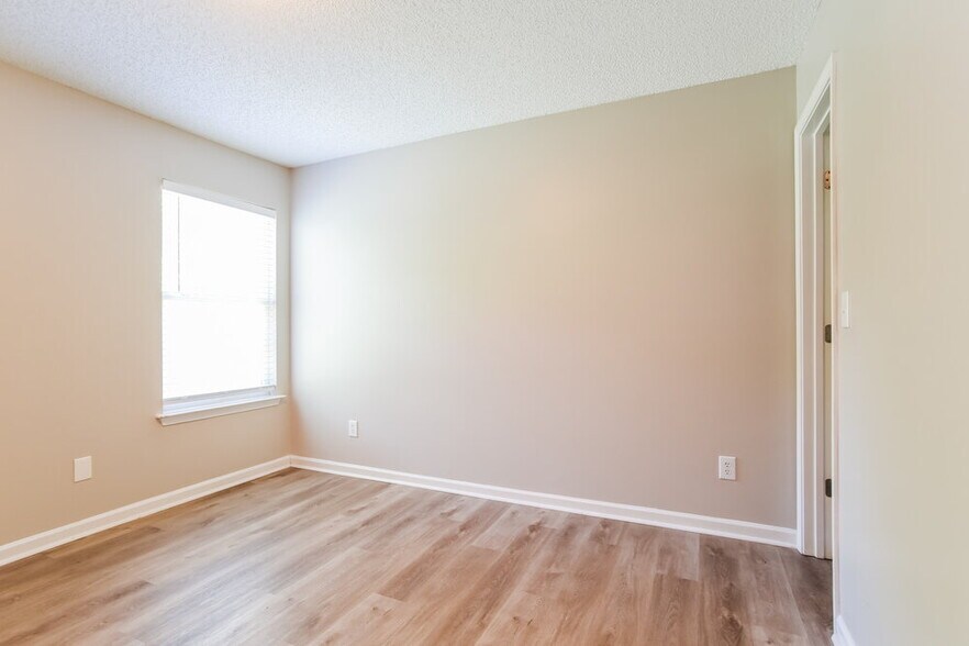 Building Photo - 4116 Everest Dr