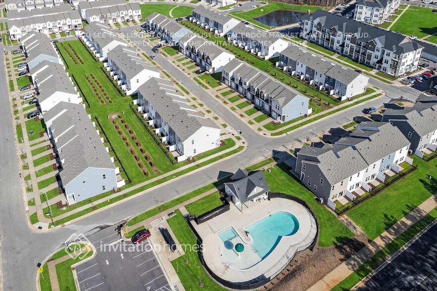 Building Photo - 932 Greenville Wy