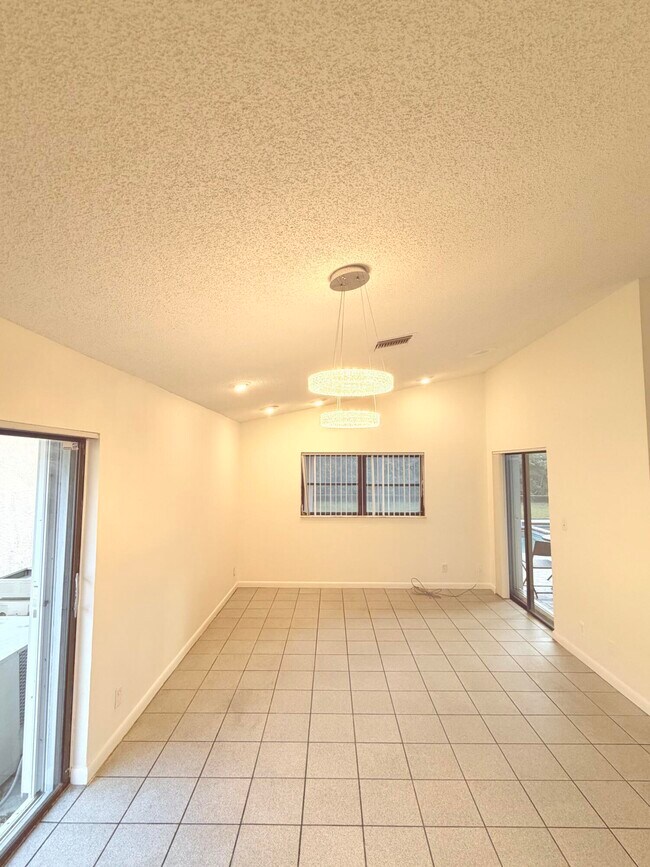 Building Photo - 11508 Clear Creek Pl