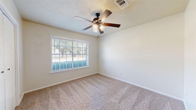 Building Photo - 3800 Windridge Dr