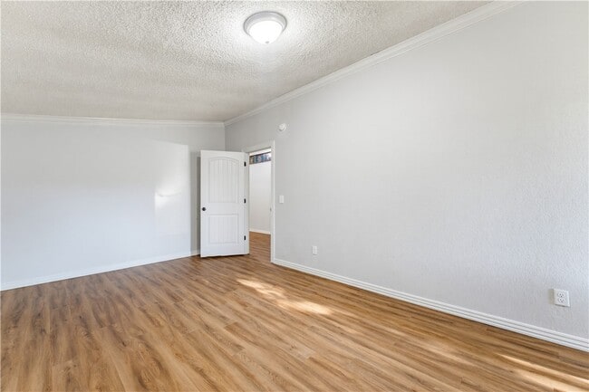 Building Photo - 202 3rd Ave SW