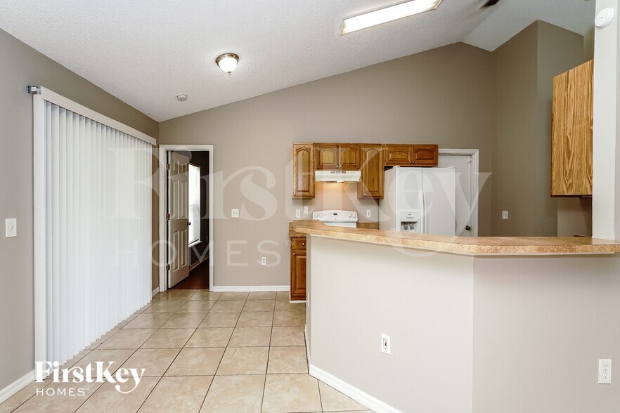 Building Photo - 791 Geary St SW