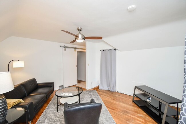 Building Photo - Cozy & Fully Furnished 1-Bedroom Near Sanf...