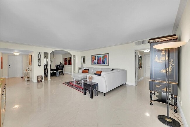 Building Photo - 111 N Pompano Beach Blvd