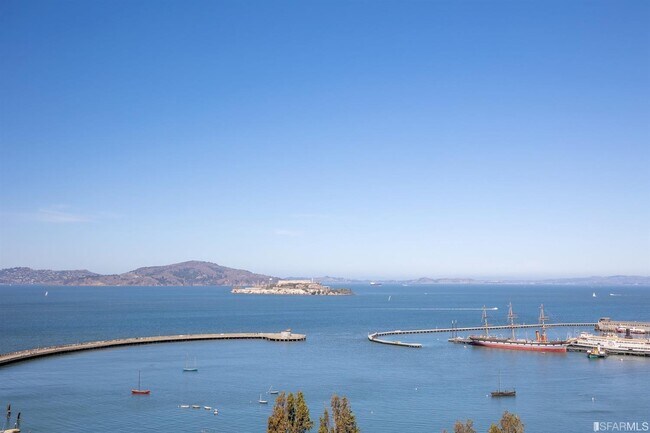 Building Photo - 1050 North Point St