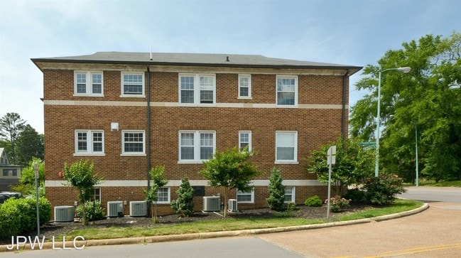 Building Photo - 610 N 2nd St