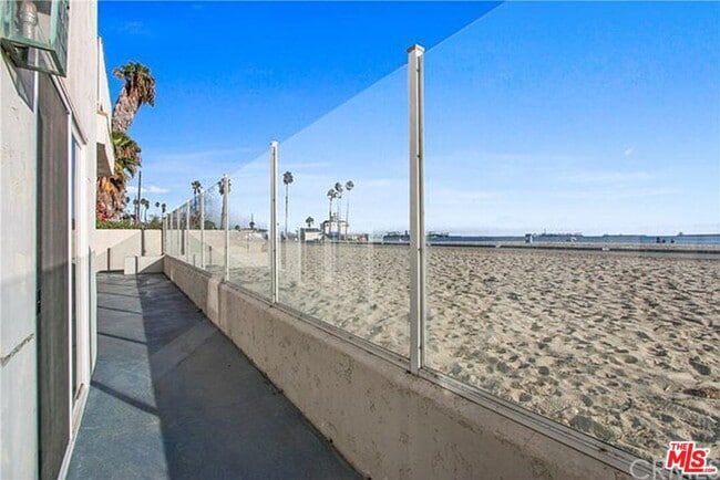 Building Photo - 25 S 15th Pl