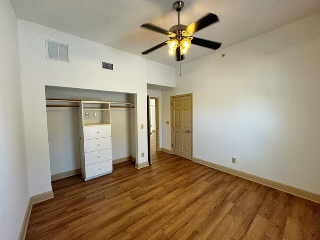 Building Photo - Historic Downtown | 4BR/4BA | Near Flagler College