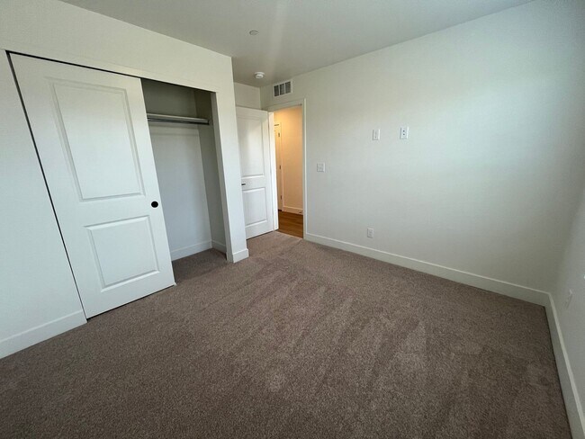 Building Photo - Fantastic New Home in Mosaic