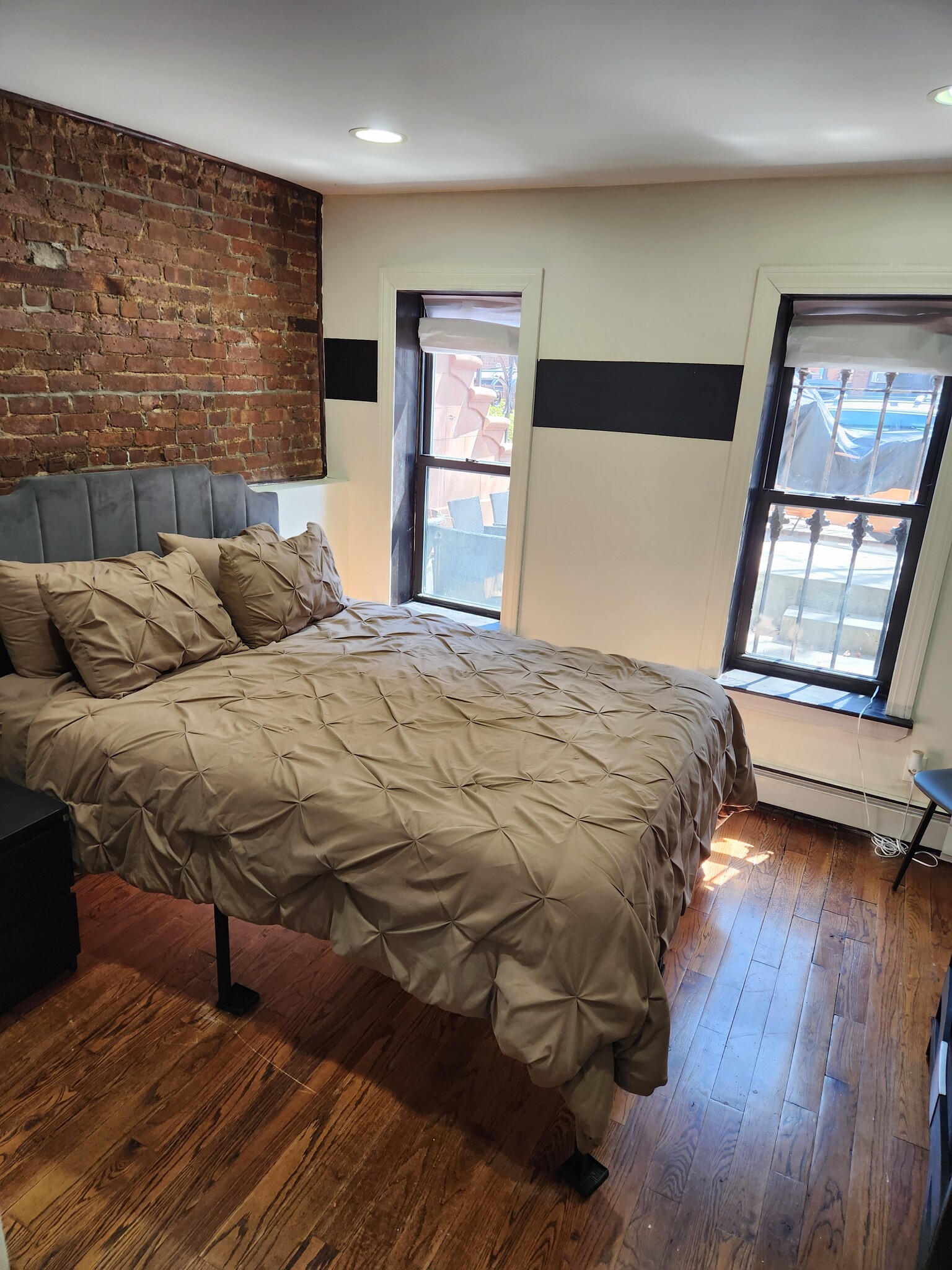 Building Photo - 147 Chauncey St