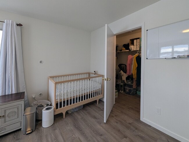 Building Photo - 700 10th St