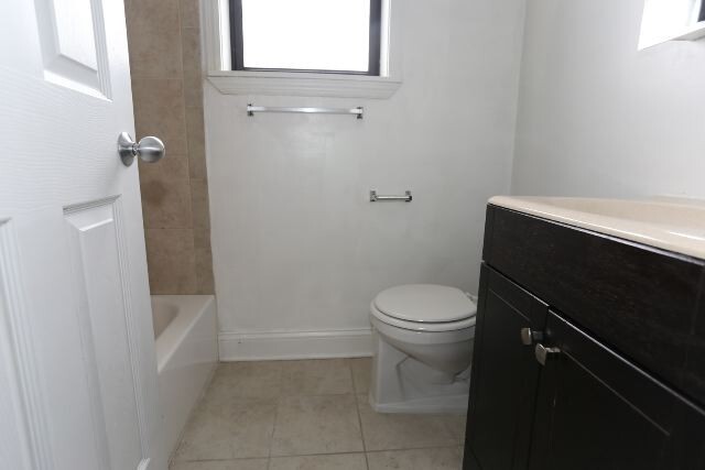 Building Photo - 4848 N Damen Ave